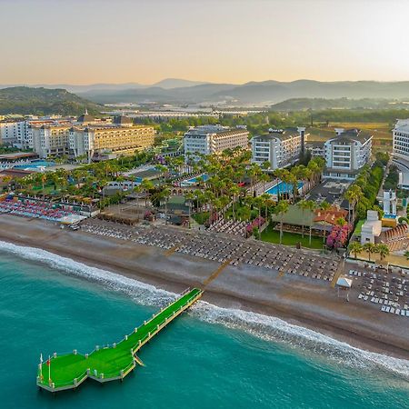 Meryan Hotel โอคูร์จาลาร์ ภายนอก รูปภาพ
