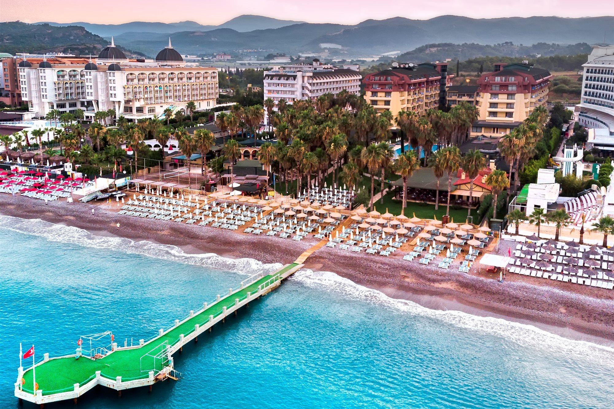 Meryan Hotel โอคูร์จาลาร์ ภายนอก รูปภาพ