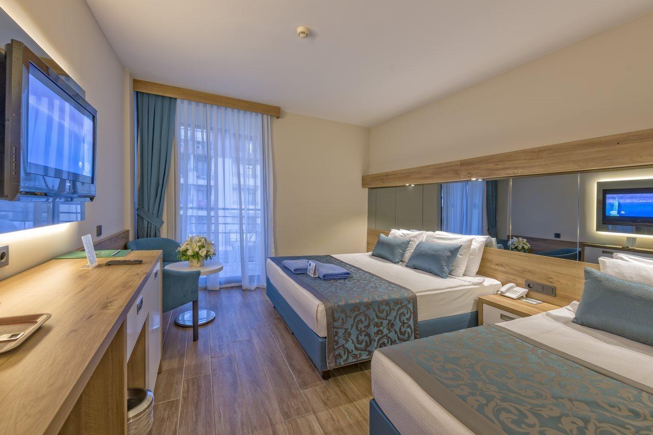 Meryan Hotel โอคูร์จาลาร์ ภายนอก รูปภาพ