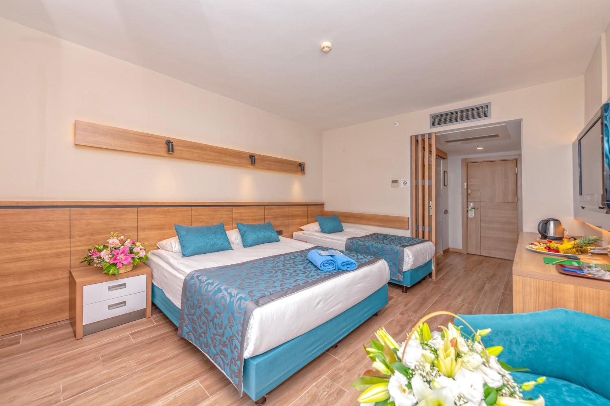 Meryan Hotel โอคูร์จาลาร์ ภายนอก รูปภาพ