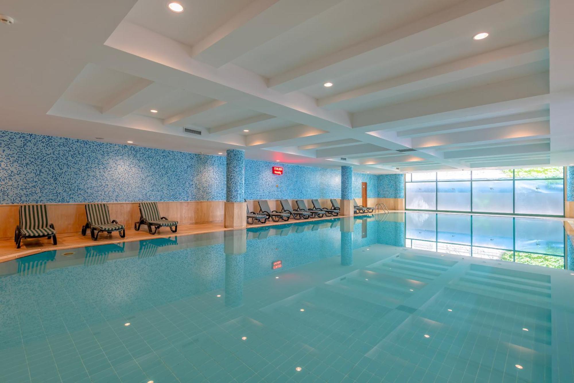 Meryan Hotel โอคูร์จาลาร์ ภายนอก รูปภาพ