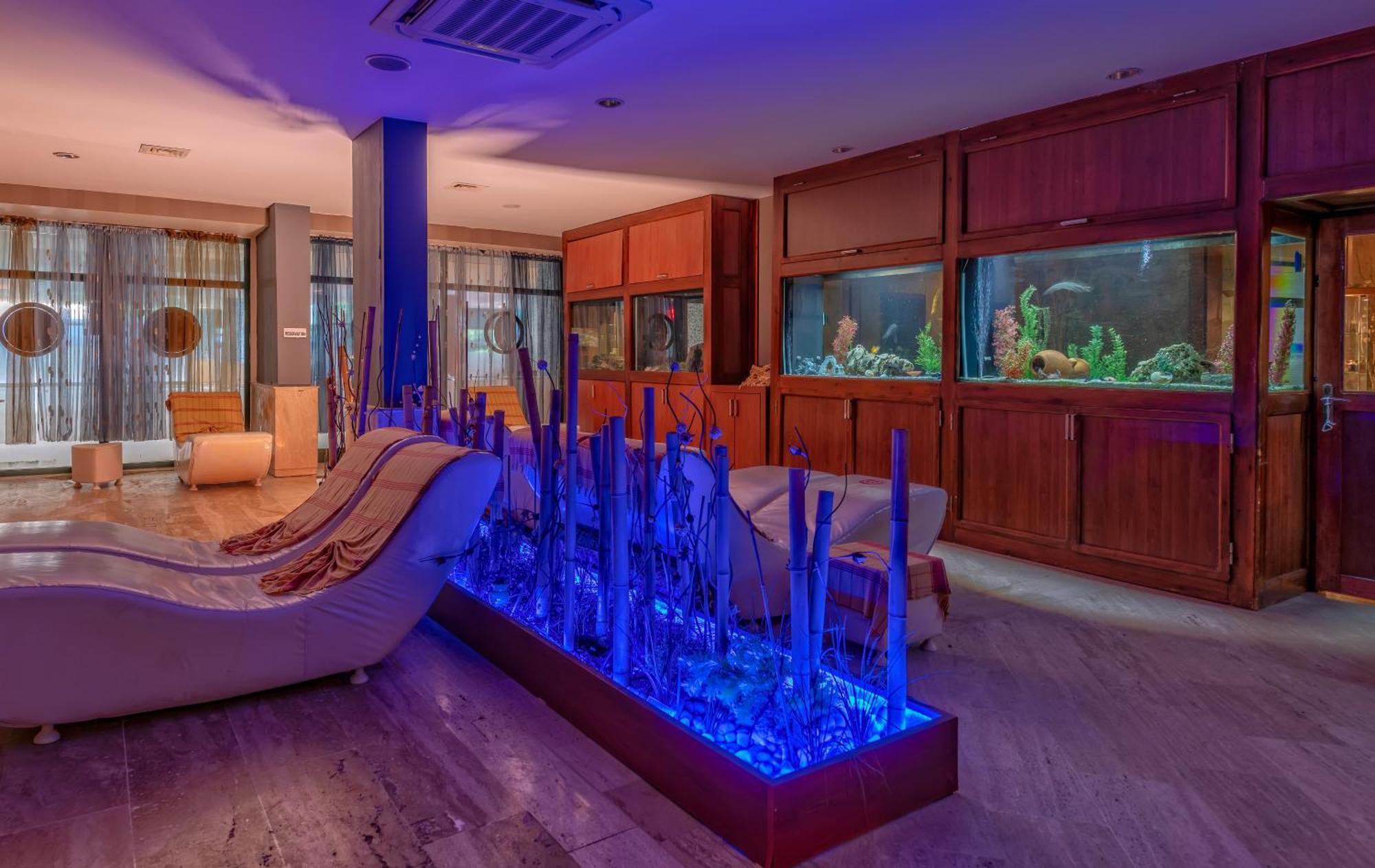 Meryan Hotel โอคูร์จาลาร์ ภายนอก รูปภาพ