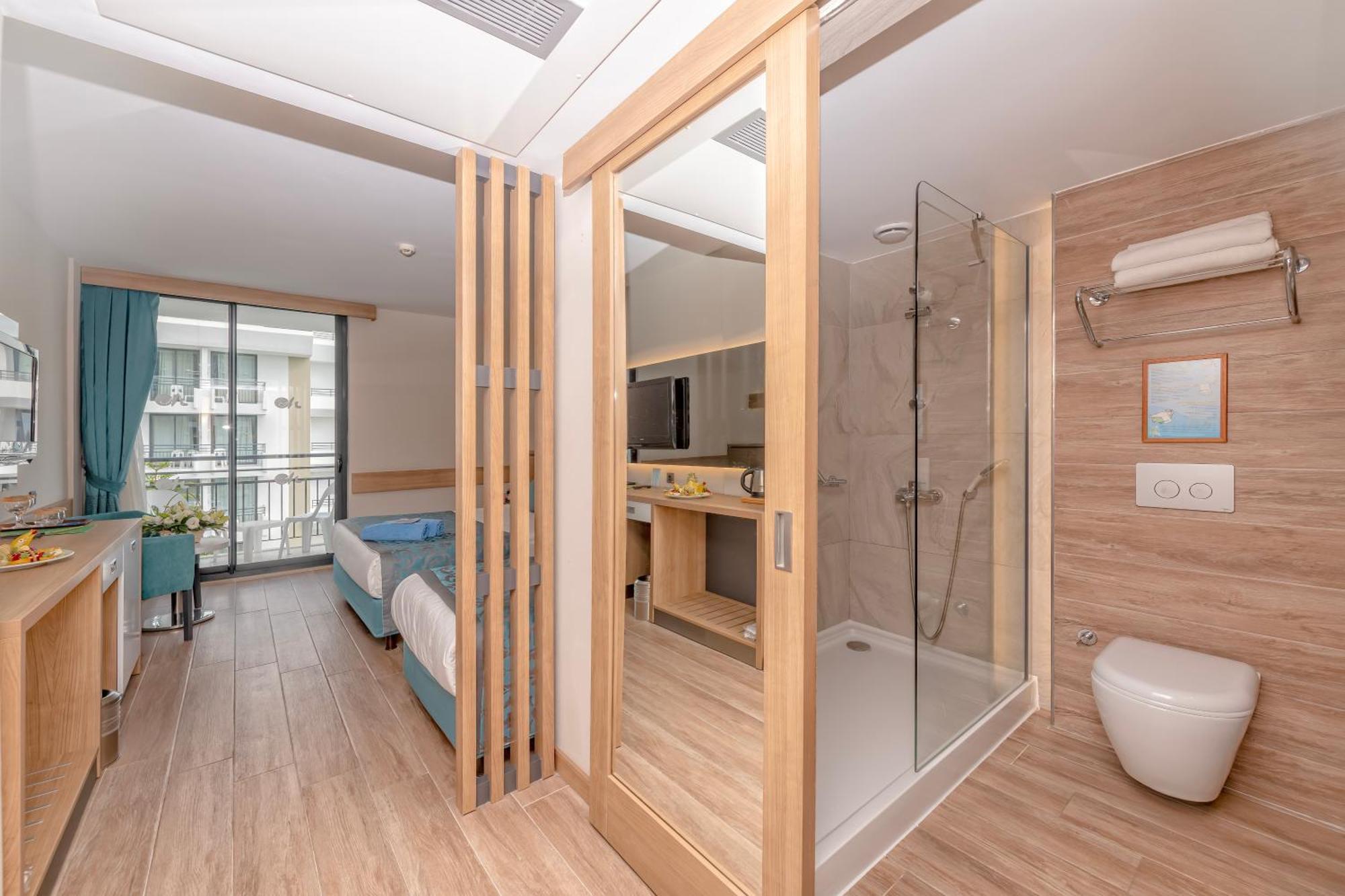 Meryan Hotel โอคูร์จาลาร์ ภายนอก รูปภาพ
