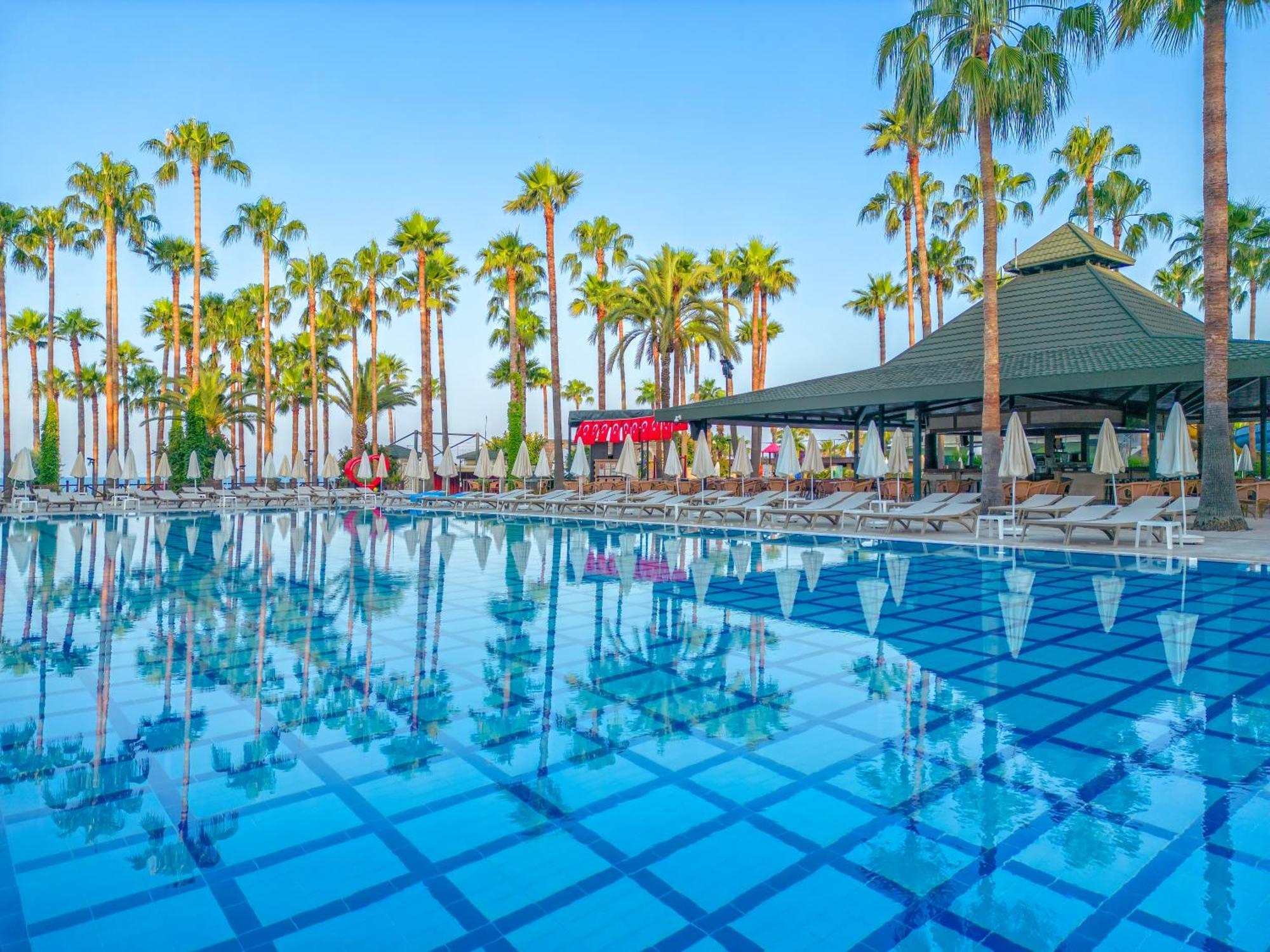 Meryan Hotel โอคูร์จาลาร์ ภายนอก รูปภาพ
