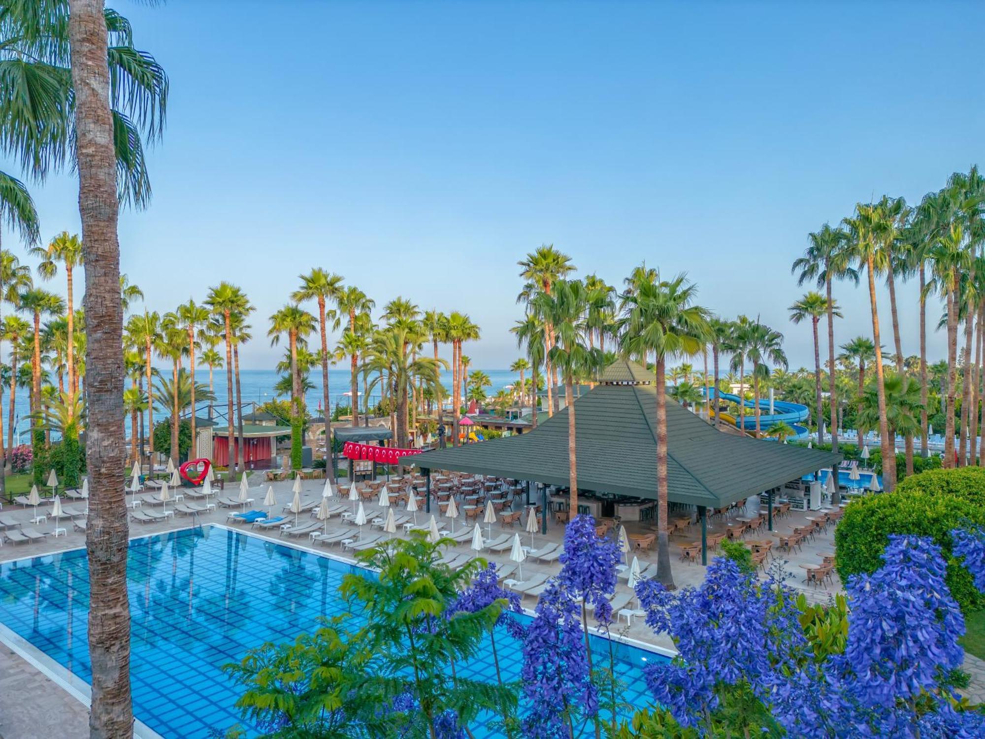 Meryan Hotel โอคูร์จาลาร์ ภายนอก รูปภาพ