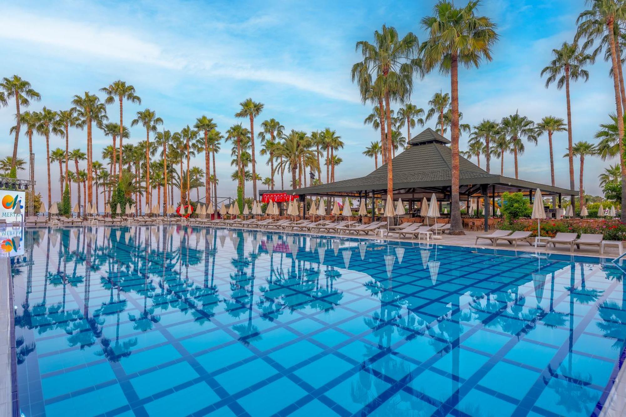 Meryan Hotel โอคูร์จาลาร์ ภายนอก รูปภาพ