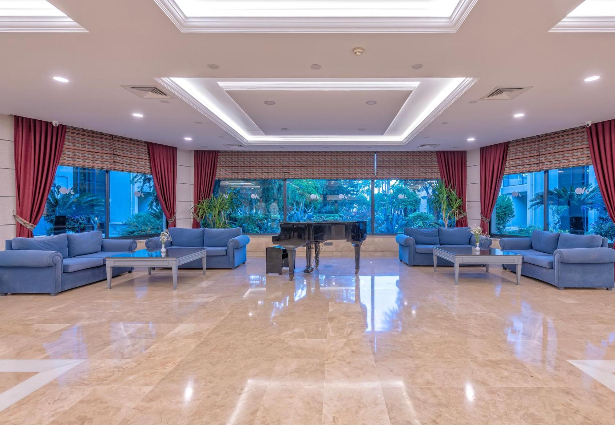 Meryan Hotel โอคูร์จาลาร์ ภายนอก รูปภาพ
