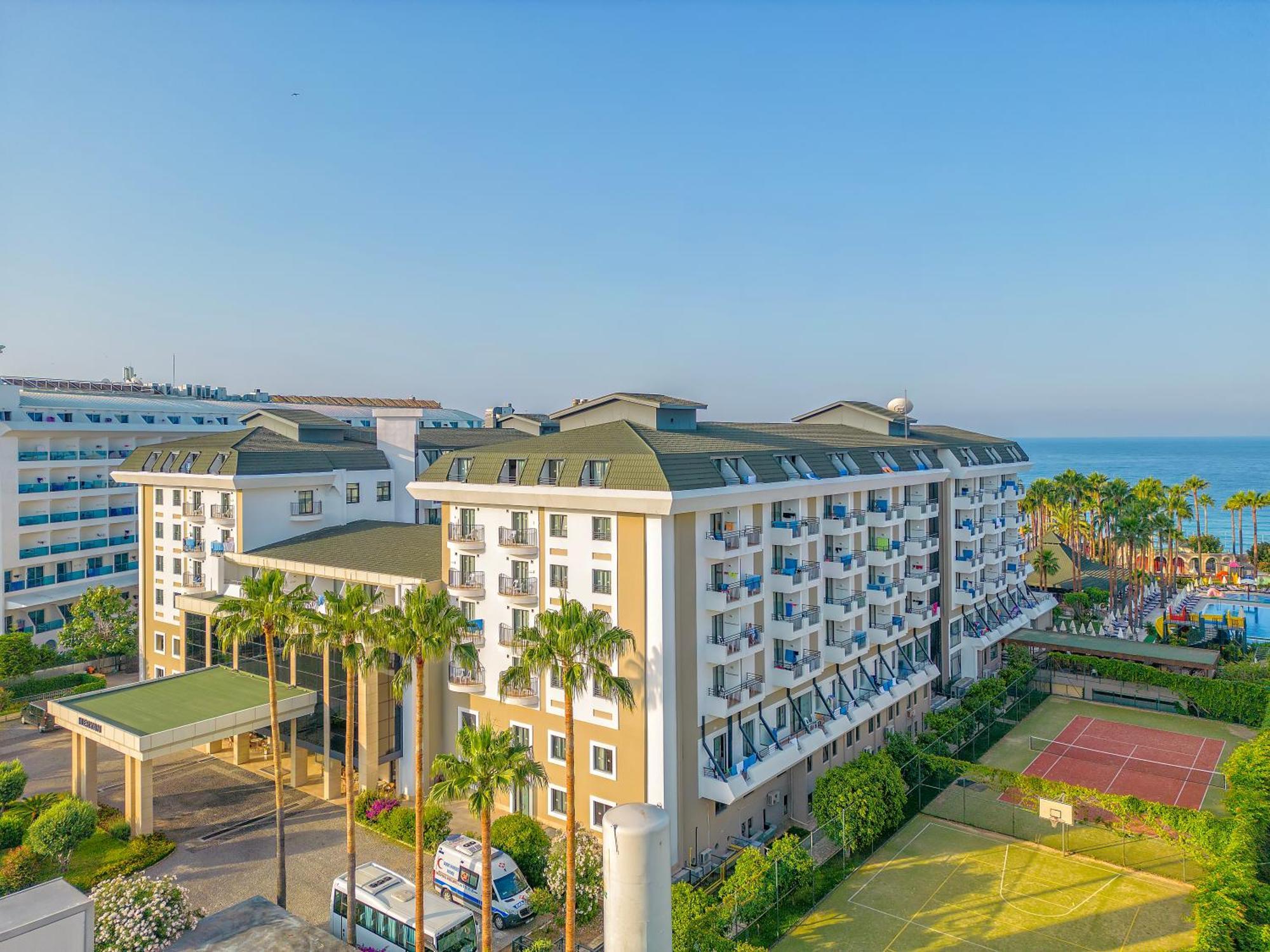 Meryan Hotel โอคูร์จาลาร์ ภายนอก รูปภาพ