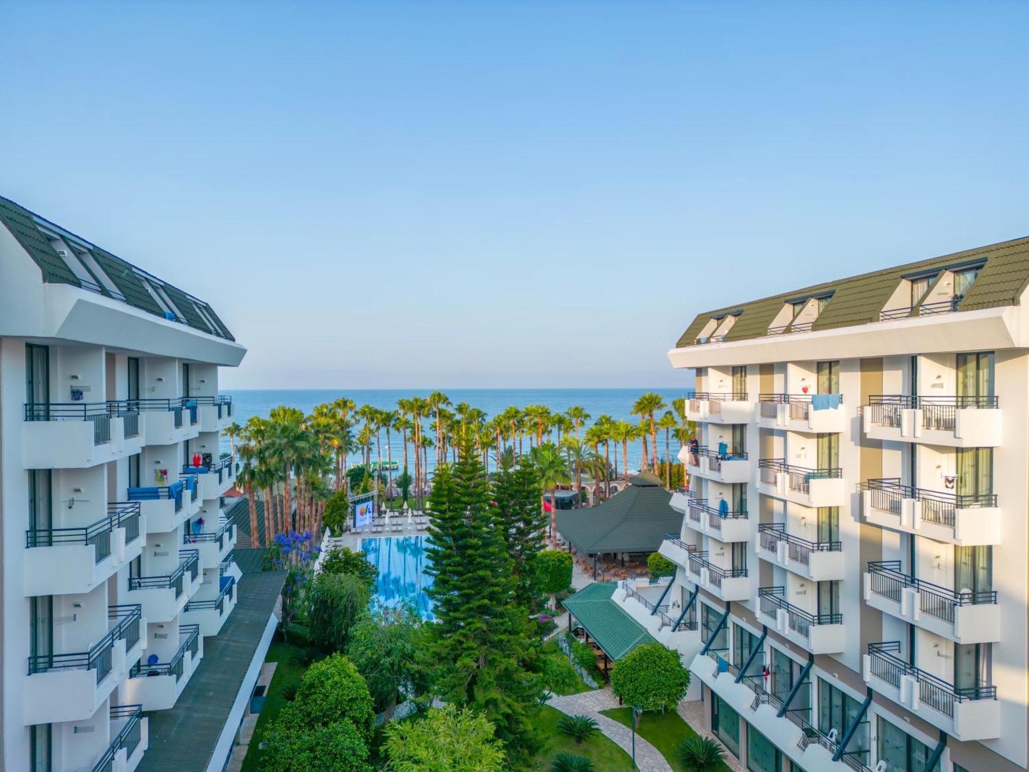 Meryan Hotel โอคูร์จาลาร์ ภายนอก รูปภาพ