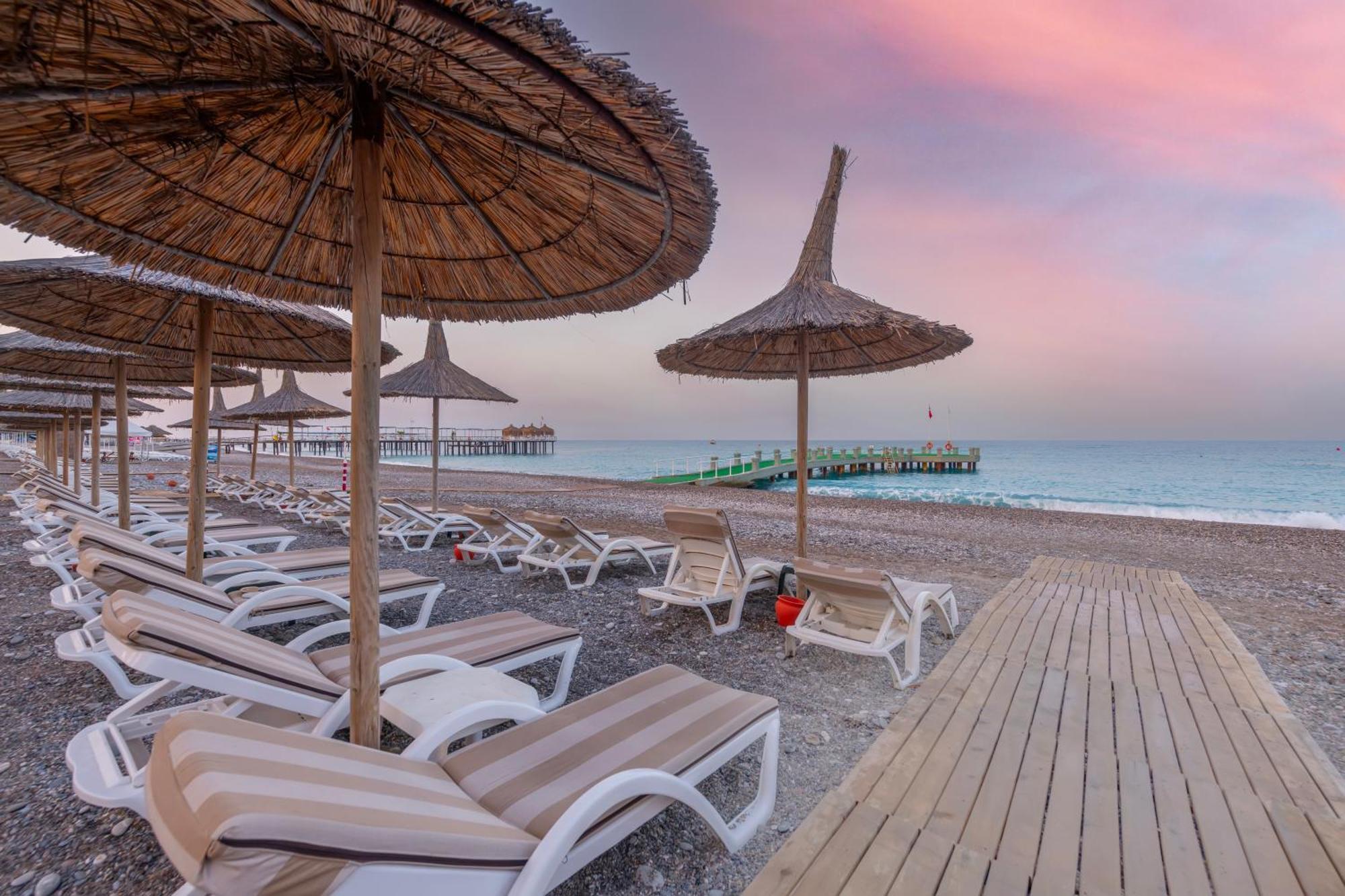 Meryan Hotel โอคูร์จาลาร์ ภายนอก รูปภาพ