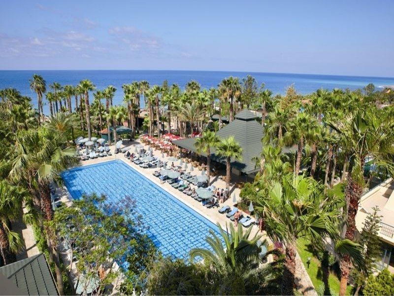 Meryan Hotel โอคูร์จาลาร์ ภายนอก รูปภาพ