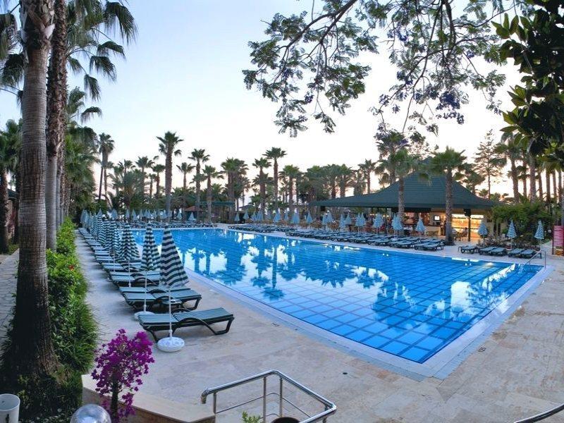 Meryan Hotel โอคูร์จาลาร์ ภายนอก รูปภาพ