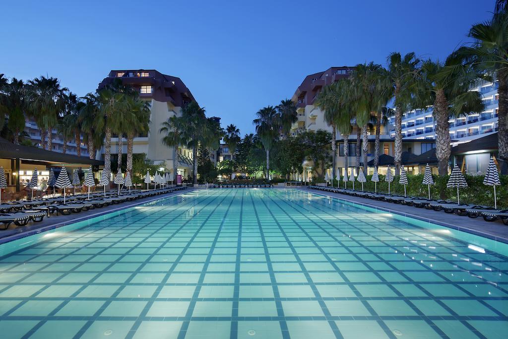 Meryan Hotel โอคูร์จาลาร์ ภายนอก รูปภาพ